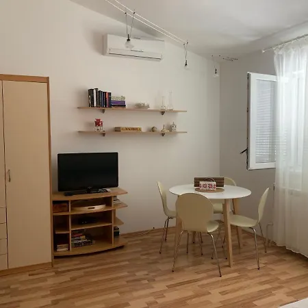 N&n Apartment Jadranovo